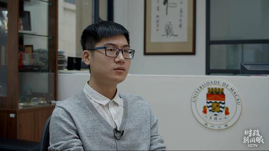 ���������ǹ��̹���רҵ��һѧ������ʱ������ϰ��ϯ�Աߡ��������Ѵ�ѧ��ҵ�����麣һ�����ʻ�����ְ����˵��ϰ��ϯ��һ�á���ͳ�Ļ��Ρ���������ӡ����̡������Ӽ��߳º������㣩&nbsp;