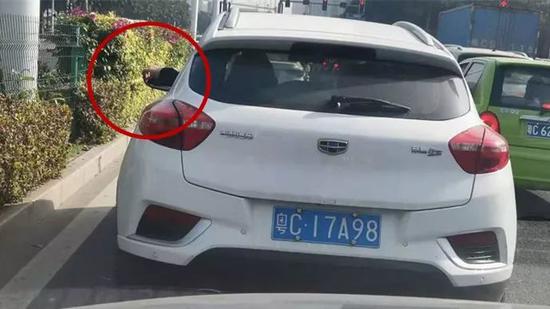 劳斯莱斯9天超速2次被扣18分 车主：会让司机注意