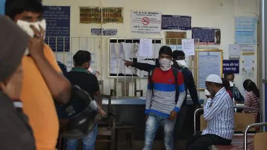 与疫情爆发擦肩而过的印度 这一个月来经历了什