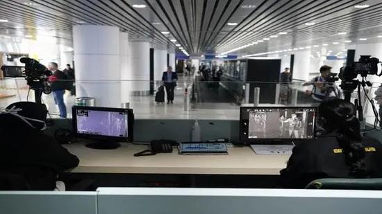 与疫情爆发擦肩而过的印度 这一个月来经历了什