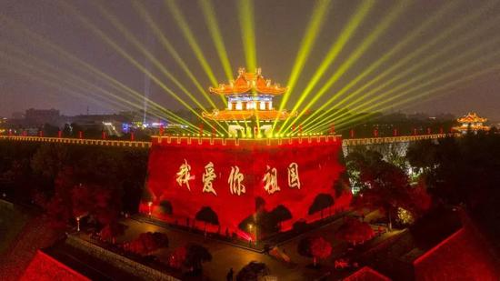 111亿元！1474万人次！