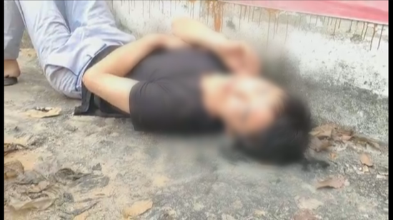男子深夜醉卧马路边,第二天醒来后惊了:我的