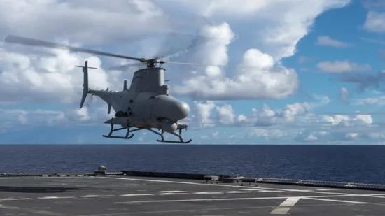 美国“火力侦察兵”舰载无人直升机