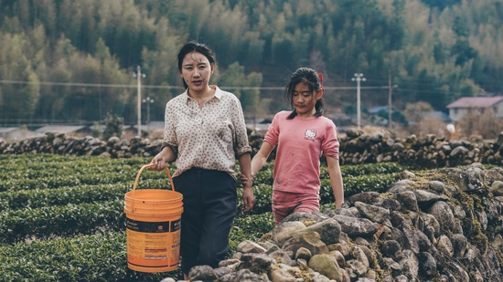 沈丹和女儿（央广网发 受访者供图）