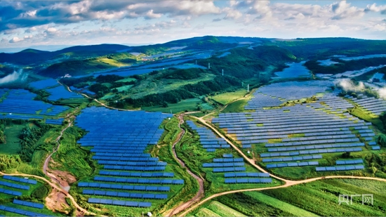 吉电股份汪清县振发仲安130MW光伏电站（央广网发 吉电股份供图）