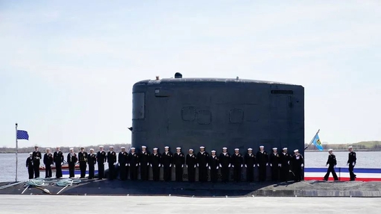 服役仪式上的“特拉华”号核潜艇