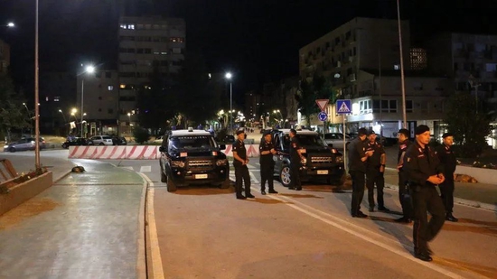 夜巡中的科索沃警察