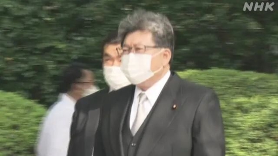 萩生田光一去靖国神社活见鬼 图:NHK