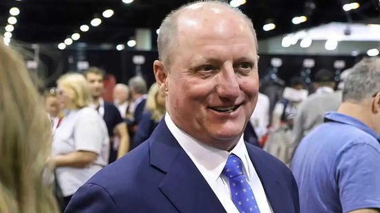 “钦定”的接班人，年薪1.2亿，什么来头？