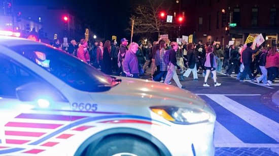 正当防卫还是过度执法？四问美国移民执法人员射杀合法公民事件