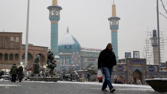 美媒：特朗普听取多种打击伊朗方案，包含“大规模轰炸行动”