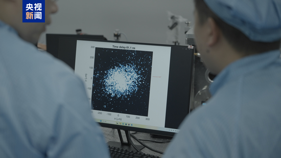 我国科学家实验室复刻“类球状闪电” 揭示百年自然之谜