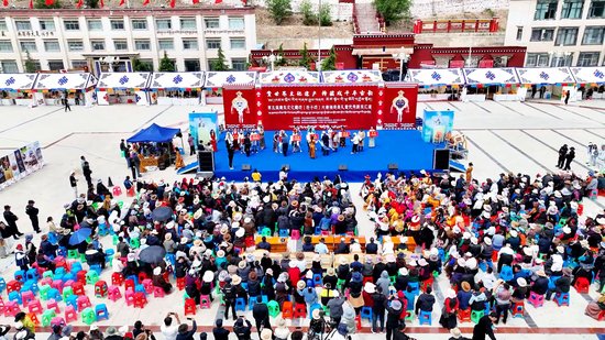 从“活着”到“火着”：南木林县30支藏戏队的价值蜕变