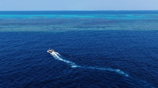 菲防长“香会”大放厥词当天，解放军黄岩岛亮剑
