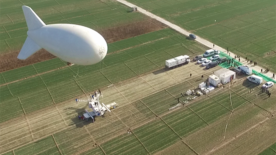 12月15日，“超级气球”缓缓升至1000米高空