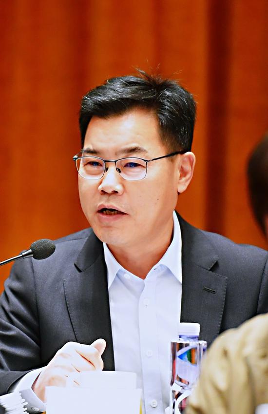 https://n.sinaimg.cn/news/crawl/599/w550h849/20200527/be1d-itzixrt7324058.jpg https://n.sinaimg.cn/news/crawl/599/w550h849/20200527/be1d-itzixrt7324058.jpg