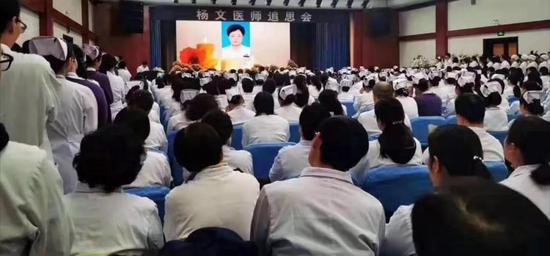 北京民航总医院医生遇害 媒体:撑医生撑我们自