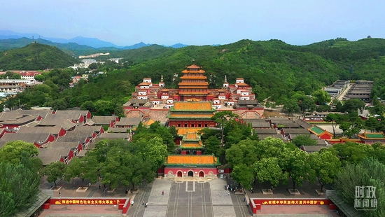 △普宁寺寓意全国各民族安其居、乐其业。(总台记者祁文杰拍摄)
