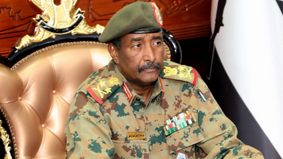 ·苏丹军方领导人布尔汗。