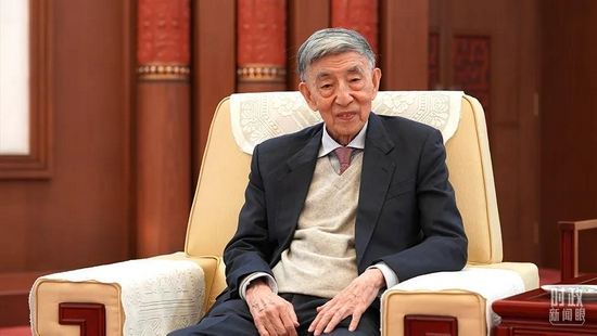 △王大中院士毕业于清华大学,曾在1994-2003年担任清华大学校长。(总台央视记者赵化拍摄)