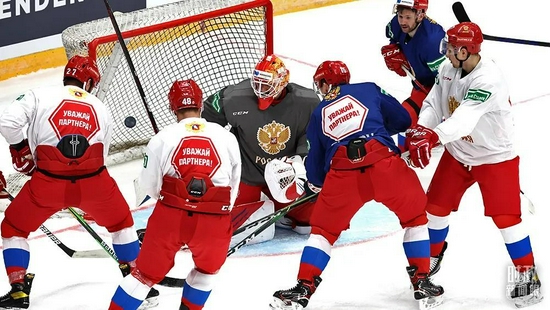 △2021年12月，俄罗斯冰球队训练备战北京冬奥会。（图/视觉中国） 