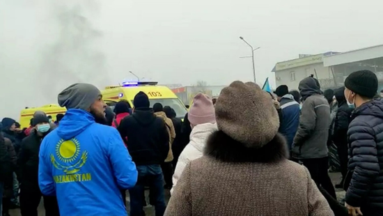 2022年新年伊始，哈萨克斯坦曼吉斯套州出现抗议活动，并迅速蔓延多地