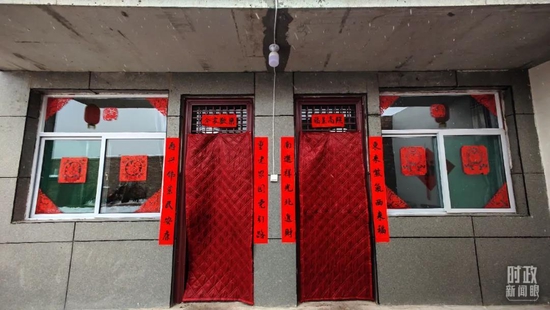 △冯南垣村，因秋汛受灾的村民搬进了新建的装配式住房。（总台央视记者彭汉明拍摄）