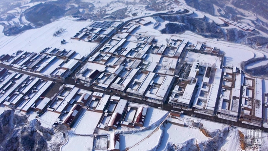 △俯瞰段村。（总台记者康晓宇、朱锐峰拍摄）