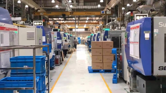  疫情下，汽车零部件头部企业安波福的生产线依然忙碌。受访对象提供