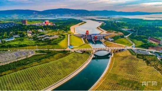  南阳境内的南水北调中线工程陶岔渠首（央广网发 刘猛猛 摄）