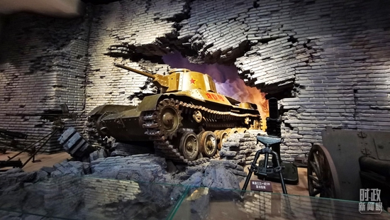  △辽沈战役纪念馆展出，“功臣号”坦克。（总台央视记者石伟明拍摄）