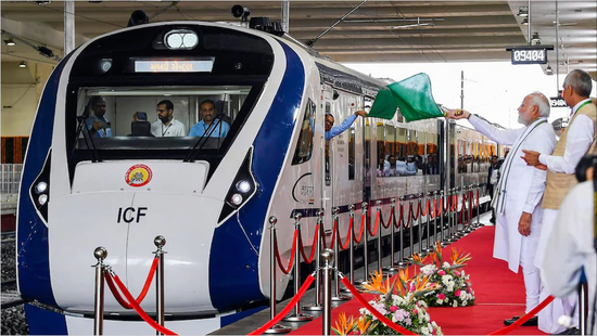 “致敬印度2号”9月30日投入运营，最高试验时速为180公里，实际最高时速为160公里，列车事发时速为140公里。图源：businesstoday