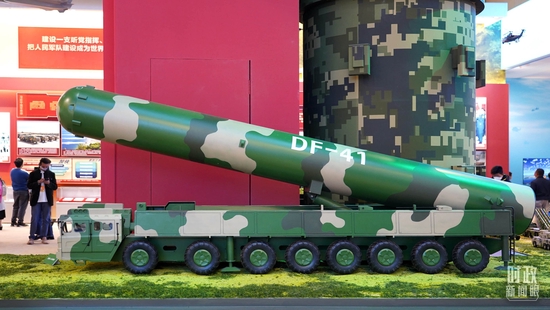  △东风41导弹模型。（图/视觉中国）