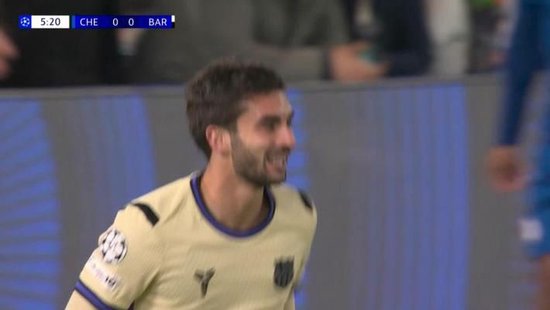 三连胜！切尔西3-0轻取巴萨 埃斯特旺一条龙德拉普建功阿劳霍红牌