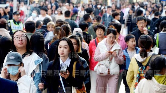 中央部署投资于人，释放强烈信号