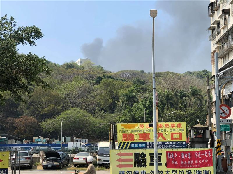 “海军陆战队”因打靶不慎，导致营区发生火灾。（三立新闻网报道配图）