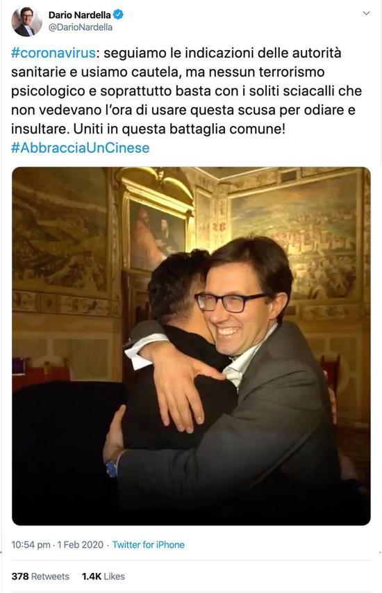 　　△ 意大利佛罗伦萨市长纳德拉在 Twitter 上发起了“给中国人一个拥抱（#AbbracciaUnCinese）”的话题，呼吁人们理性看待这次疫情。图片来源 | Twitter @Dario Nardella