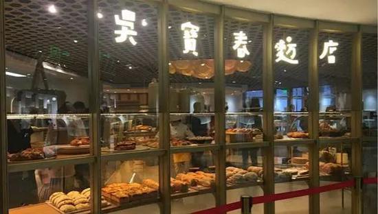 探访统“独”风波下的“吴宝春麦坊”:人头济济