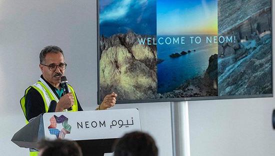  7月24日，Neom项目CEO纳兹米·纳赛尔宣布一期工程正式竣工。图片来源：Arab News
