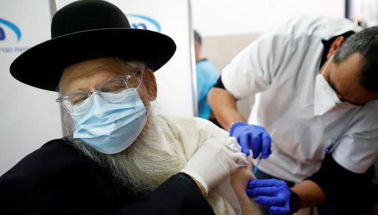 240名以色列人接种辉瑞疫苗后仍感染新冠 4人死亡