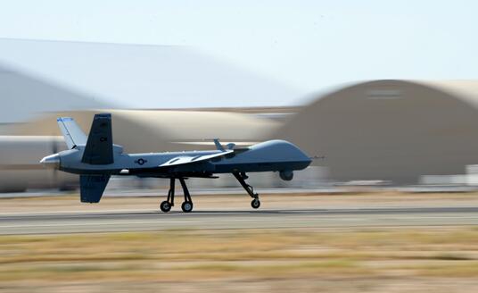 MQ-9无人机滑行起飞画面