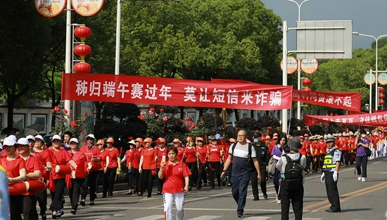 缅北电诈大劝返 回国靠 黄牛 插队 多地政府赴滇督战 手机新浪网