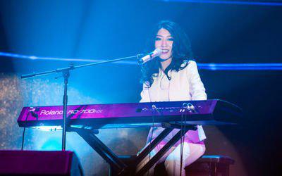 曲婉婷微博:曲婉婷微博谈母亲涉贪案 遭质疑用母亲贪污钱留学