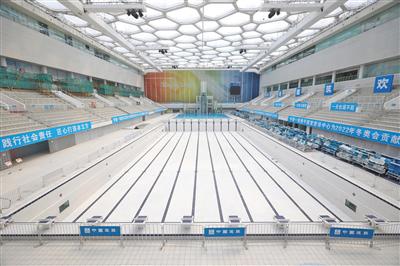 5月9日，水立方，泳池里的水已经放完，这里将改造成为“冰立方”。A12-A13版摄影/新京报记者 王嘉宁