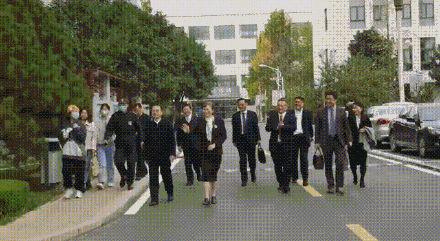李兰娟来了!高校秒变“追星”现场