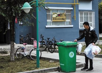 霍尔果斯迅速扩张后政策改变:暂停两项税收优