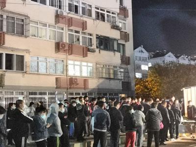 夜晚九点的检测现场，受访者供图