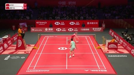 开门红！石宇奇2-0战胜李诗沣，取得世界羽联年终总决赛首胜