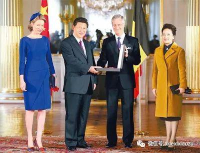  2014年3月30日，比利时国王菲利普国王向习近平授予利奥波德大绶带勋章和证书。利奥波德大绶带勋章是比利时最高等级荣誉勋章。