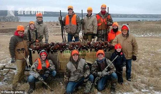 外国一家12口打猎归来飞机失事9死3伤 登机前留影